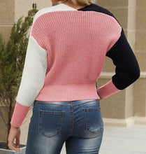 Load image into Gallery viewer, Twisted sweater